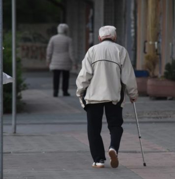 Invalidska penzija u Srbiji: šta zaista odlučuje o pravu na penziju i koje dokumente treba pripremiti na vrijeme Invalidska penzija u Srbiji: šta zaista odlučuje o pravu na penziju i koje dokumente treba pripremiti na vrijeme - featured image