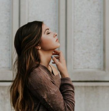 Zašto muškarac ima ljubavnicu, a ne ostavlja ženu? Psihologija nudi odgovor Zašto muškarac ima ljubavnicu, a ne ostavlja ženu? Psihologija nudi odgovor - featured image