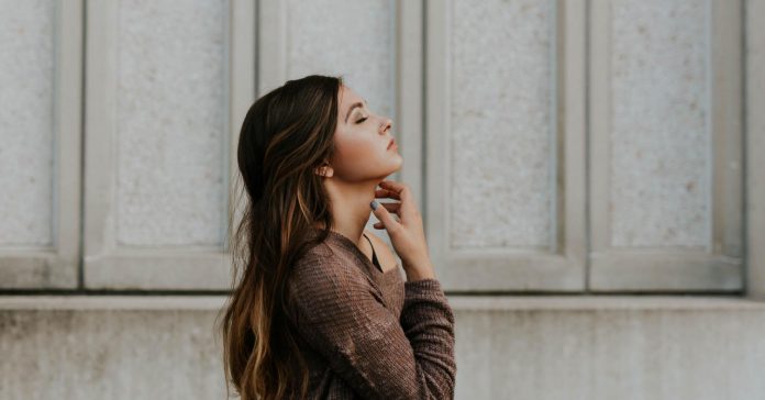 Zašto muškarac ima ljubavnicu, a ne ostavlja ženu? Psihologija nudi odgovor - featured image Zašto muškarac ima ljubavnicu, a ne ostavlja ženu? Psihologija nudi odgovor - featured image
