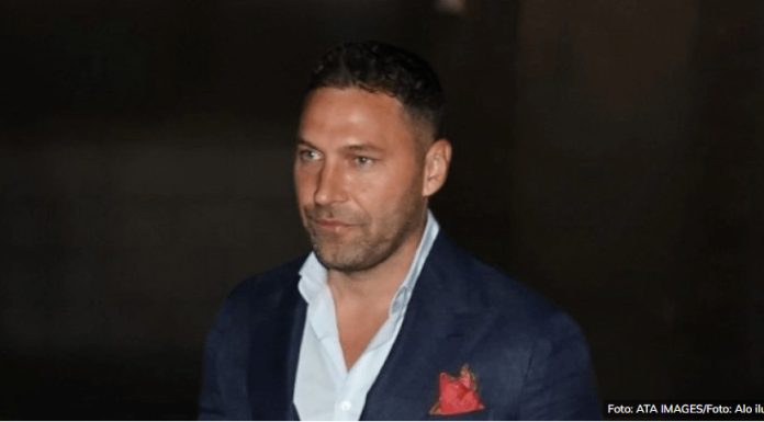 DUŠKO TOŠIĆ OBJAVIO FOTOGRAFIJU SA VENČANJA!! Mlada u prvom planu a tek da vidite ko je u pitanju… Atina i Nika nisu se odvajale od tate!! DUŠKO TOŠIĆ OBJAVIO FOTOGRAFIJU SA VENČANJA!! Mlada u prvom planu a tek da vidite ko je u pitanju… Atina i Nika nisu se odvajale od tate!! - featured image