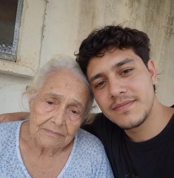 Moj se unuk oženio u listopadu… Nisam bila pozvana. Ali onda sam na njegovoj fotografiji s vjenčanja ugledala nešto zbog čega mi je srce stalo… Moj se unuk oženio u listopadu… Nisam bila pozvana. Ali onda sam na njegovoj fotografiji s vjenčanja ugledala nešto zbog čega mi je srce stalo… - featured image