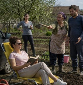 Svekrva mi je pružila motiku. Ja sam iz prtljažnika izvadila ležaljku i rekla samo jednu stvar… Svekrva mi je pružila motiku. Ja sam iz prtljažnika izvadila ležaljku i rekla samo jednu stvar… - featured image
