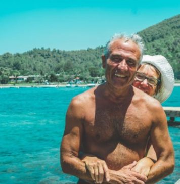 Na kruzeru bez odjeće doživio je susret koji mu je promijenio pogled na ljude Na kruzeru bez odjeće doživio je susret koji mu je promijenio pogled na ljude - featured image