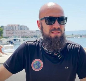 Srbin krenuo u obilazak Hrvatske, pa doživeo šok: Kada su mu videli tablice, izgovorili neverovatnu rečenicu! VIDEO Srbin krenuo u obilazak Hrvatske, pa doživeo šok: Kada su mu videli tablice, izgovorili neverovatnu rečenicu! VIDEO - featured image