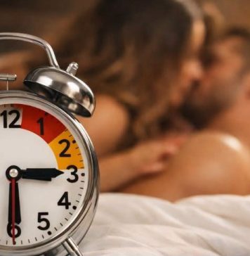 Evo koliko treba da traje intimni odnos idealno je tačno ovoliko minuta: muškarci su rekli svoje, ostaćete u šoku! Evo koliko treba da traje intimni odnos idealno je tačno ovoliko minuta: muškarci su rekli svoje, ostaćete u šoku! - featured image