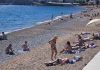 ŽENA NA PLAŽI U CRNOJ GORI ŠOKIRALA LJUDE: Ne kupa se, SVI GLEDAJU ŠTA DRŽI U RUKAMA – “ovo je kraj sveta” (VIDEO) ŽENA NA PLAŽI U CRNOJ GORI ŠOKIRALA LJUDE: Ne kupa se, SVI GLEDAJU ŠTA DRŽI U RUKAMA – “ovo je kraj sveta” (VIDEO) - featured image