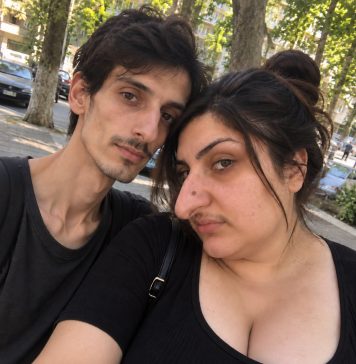Godinama su se ljudi rugali mom nosu, a nakon operacije moj je muž uklonio sva ogledala iz naše kuće — ali kada je netko pokucao na vrata, otkrila sam tko je zapravo svih tih godina učinio da se toliko sramim svog izgleda… Godinama su se ljudi rugali mom nosu, a nakon operacije moj je muž uklonio sva ogledala iz naše kuće — ali kada je netko pokucao na vrata, otkrila sam tko je zapravo svih tih godina učinio da se toliko sramim svog izgleda… - featured image