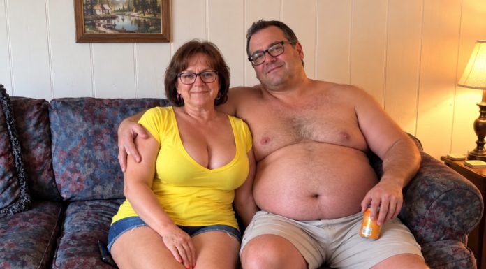 Sa 64 godine udala sam se za muškarca od 31 godine. Šest mjeseci kasnije primijetila sam da svake večeri potajno dodaje nešto u moje piće i inzistira da ga popijem do posljednje kapi. Jedne večeri odbila sam ga popiti i odnijela uzorak u laboratorij. Kad je liječnik vidio rezultate, problijedio je, odmah zatvorio vrata i upitao me: „GOSPOĐO, ZNA LI VAŠ SUPRUG DA STE OVDJE?“… Sa 64 godine udala sam se za muškarca od 31 godine. Šest mjeseci kasnije primijetila sam da svake večeri potajno dodaje nešto u moje piće i inzistira da ga popijem do posljednje kapi. Jedne večeri odbila sam ga popiti i odnijela uzorak u laboratorij. Kad je liječnik vidio rezultate, problijedio je, odmah zatvorio vrata i upitao me: „GOSPOĐO, ZNA LI VAŠ SUPRUG DA STE OVDJE?“… - featured image