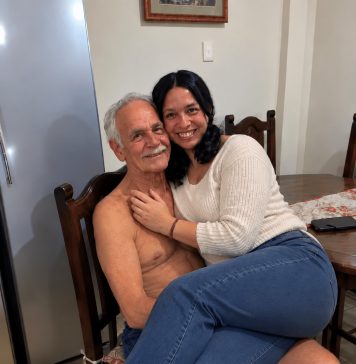 “Imala sam tek 23 godine i bila sam djevica, a tata me uvijek upozoravao: „Prestani sjediti djedu u krilu i budi oprezna s njim.“ “Imala sam tek 23 godine i bila sam djevica, a tata me uvijek upozoravao: „Prestani sjediti djedu u krilu i budi oprezna s njim.“ - featured image