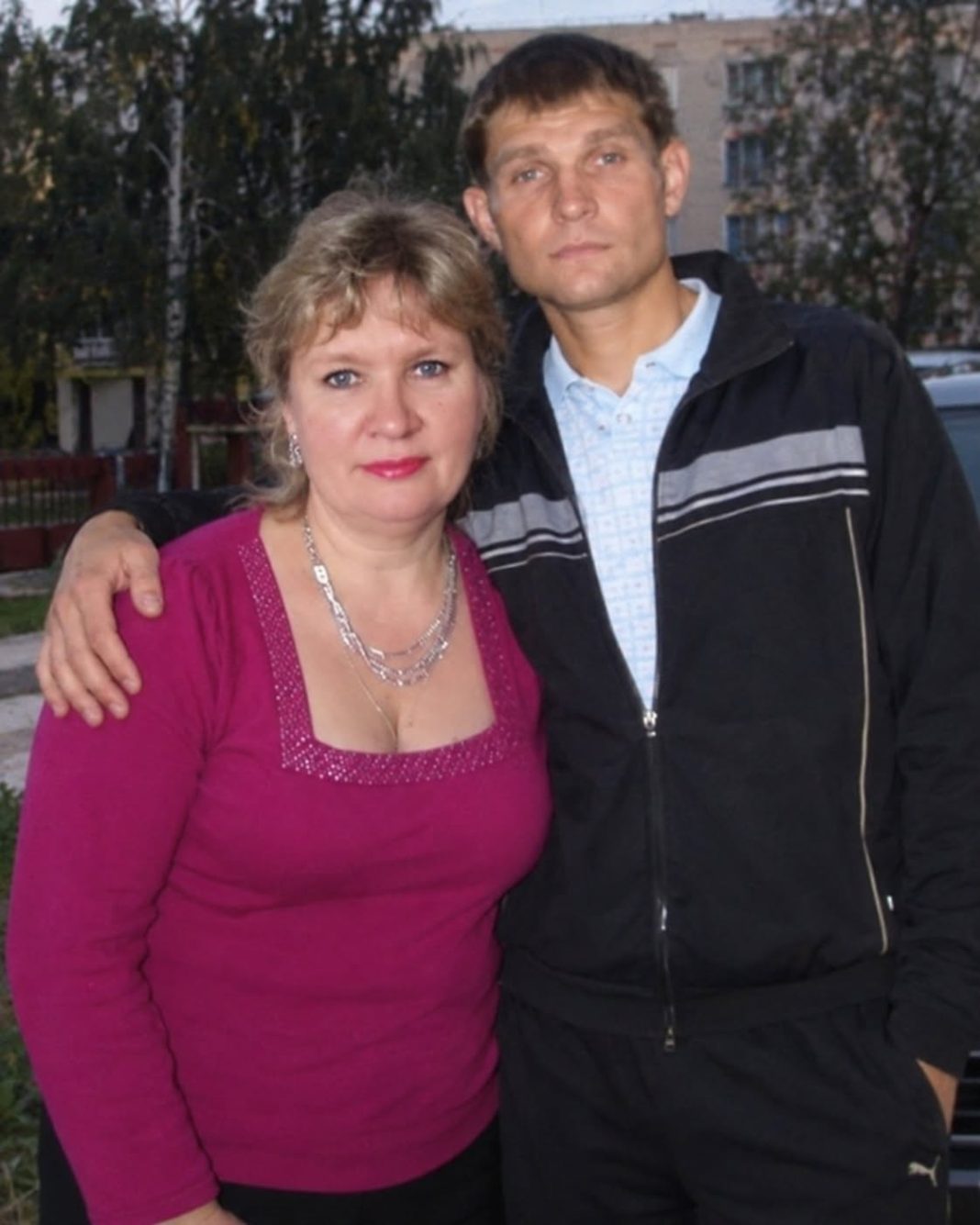 😱💔 S 56 godina ostavila sam supruga nakon 30 godina braka zbog mlađeg muškarca. Ali kada sam upoznala Danielove roditelje, otkrila sam obiteljsku tajnu koja je uništila sve što sam mislila da znam o vlastitom životu… 😨💔 - featured image