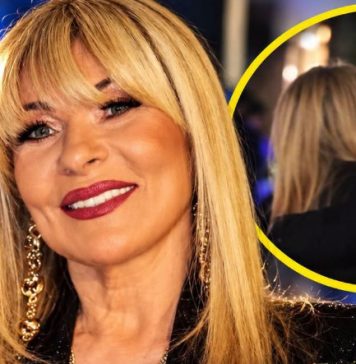 Brzo je prebojela njegovu smrt!! SUZANA JOVANOVIĆ uhvaćena u ZAGRLJAJU našeg popularnog pjevača!!! Brzo je prebojela njegovu smrt!! SUZANA JOVANOVIĆ uhvaćena u ZAGRLJAJU našeg popularnog pjevača!!! - featured image