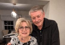 Moja je majka godinama skrivala ruke ispod dugih rukava. Jednog dana više nisam mogla izdržati i upitala sam: „Je li te tata povrijedio?“ Oči su joj se istog trena napunile suzama. Zatvorila je vrata, pogledala me i rekla nešto što me užasnulo… Moja je majka godinama skrivala ruke ispod dugih rukava. Jednog dana više nisam mogla izdržati i upitala sam: „Je li te tata povrijedio?“ Oči su joj se istog trena napunile suzama. Zatvorila je vrata, pogledala me i rekla nešto što me užasnulo… - featured image